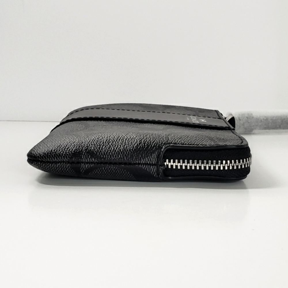 COACH | Corner Zip Wristlet in Signature Canvas - Picture 7 of 10